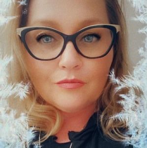 Meet your Posher, Deanna